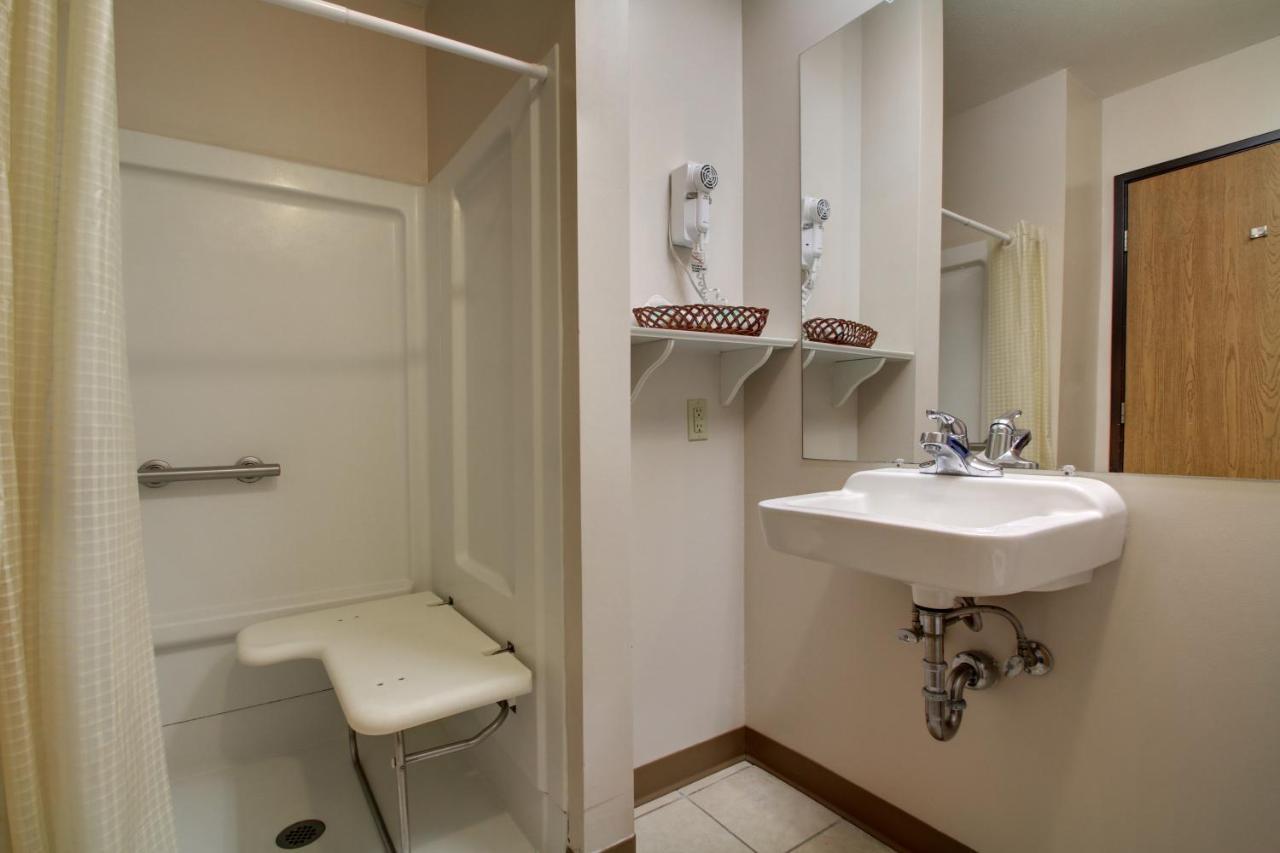 Quality Inn Hamilton Экстерьер фото