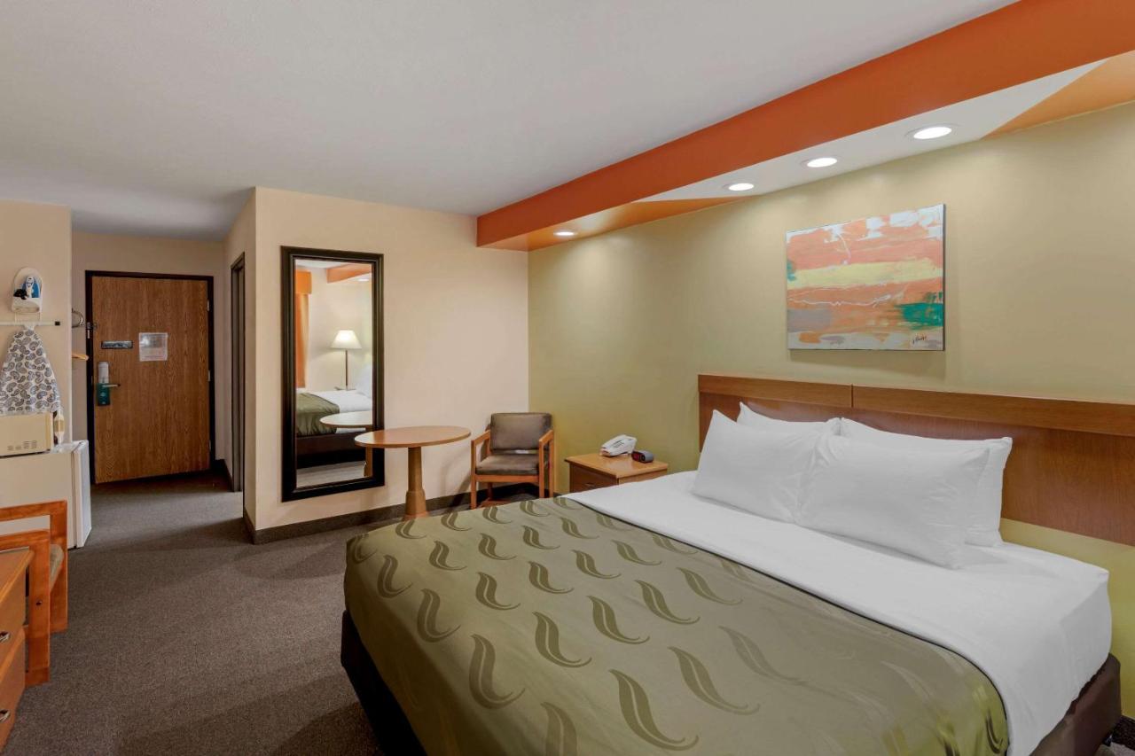 Quality Inn Hamilton Экстерьер фото