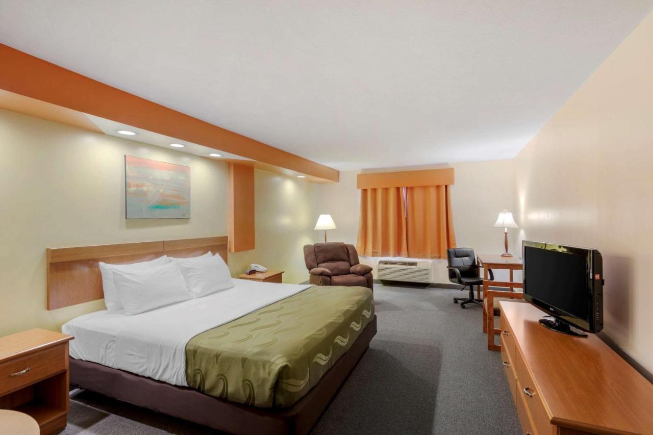 Quality Inn Hamilton Экстерьер фото