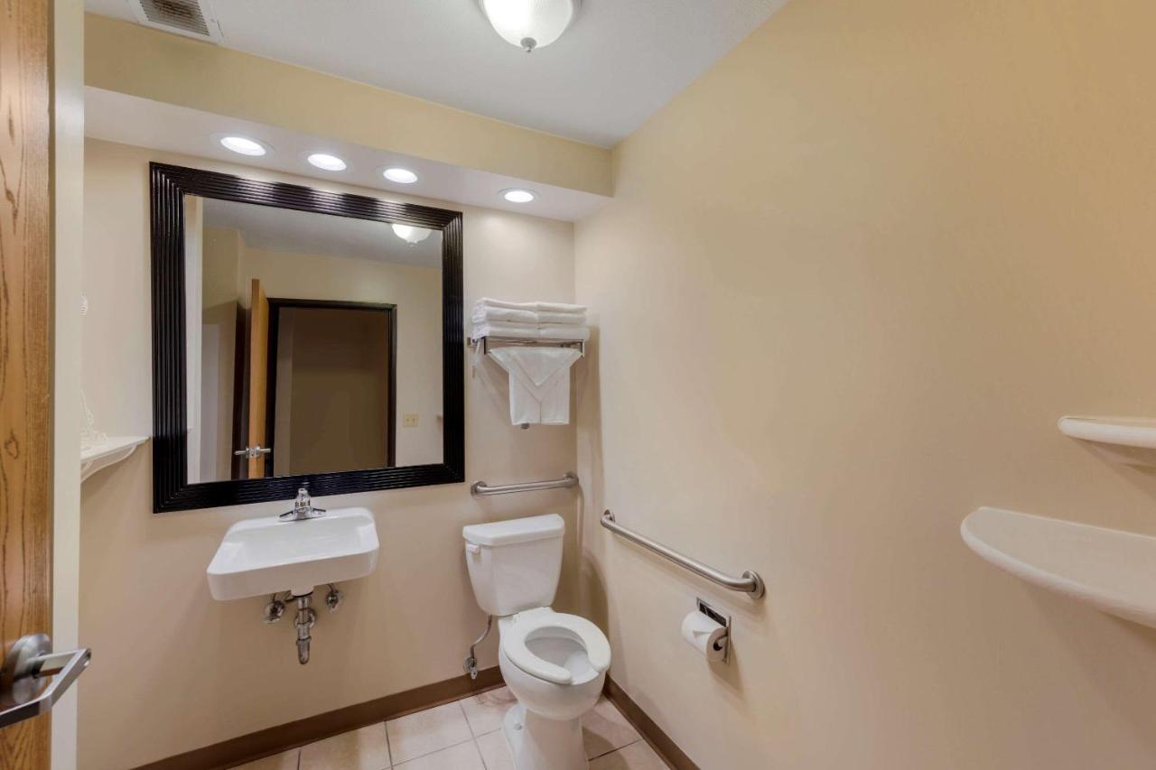 Quality Inn Hamilton Экстерьер фото
