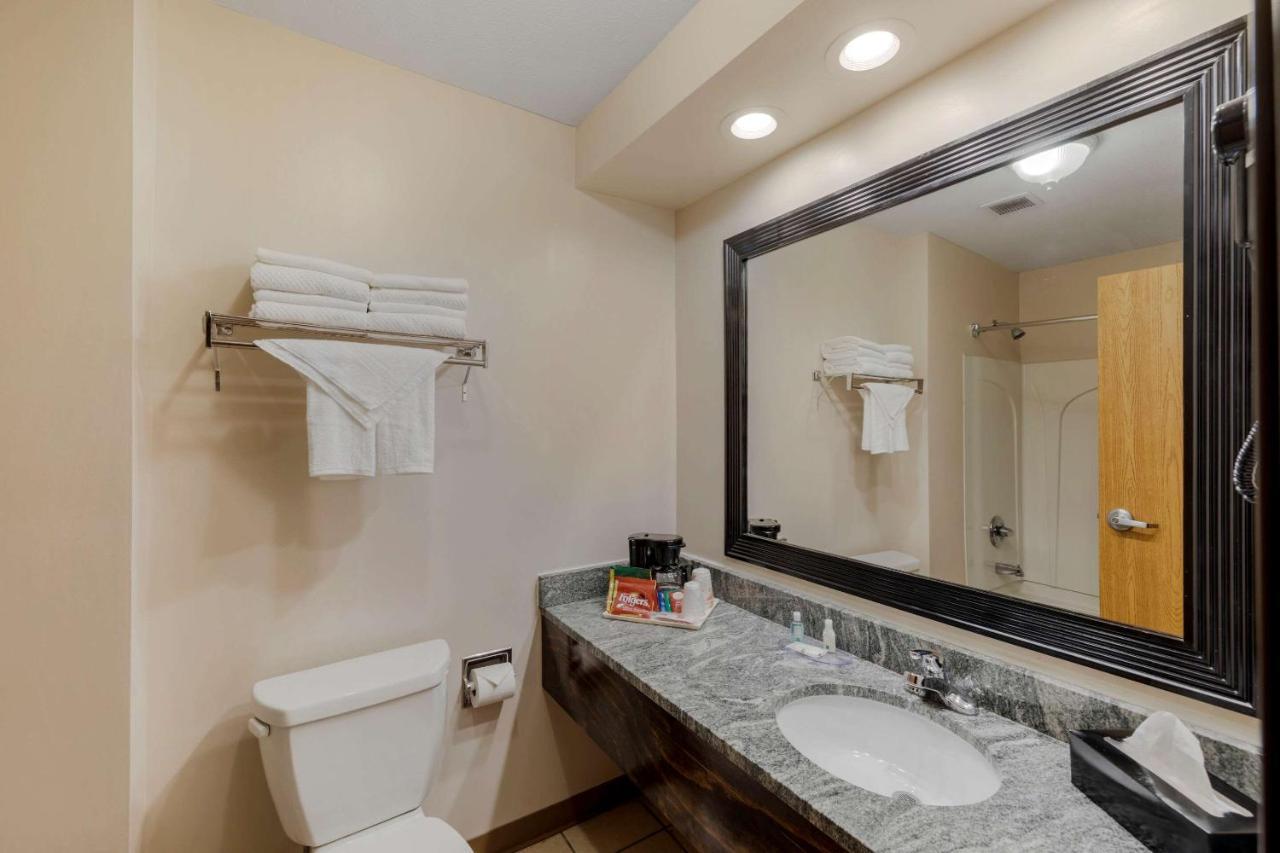 Quality Inn Hamilton Экстерьер фото