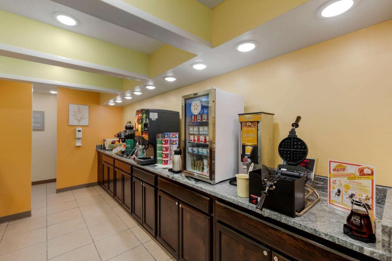 Quality Inn Hamilton Экстерьер фото