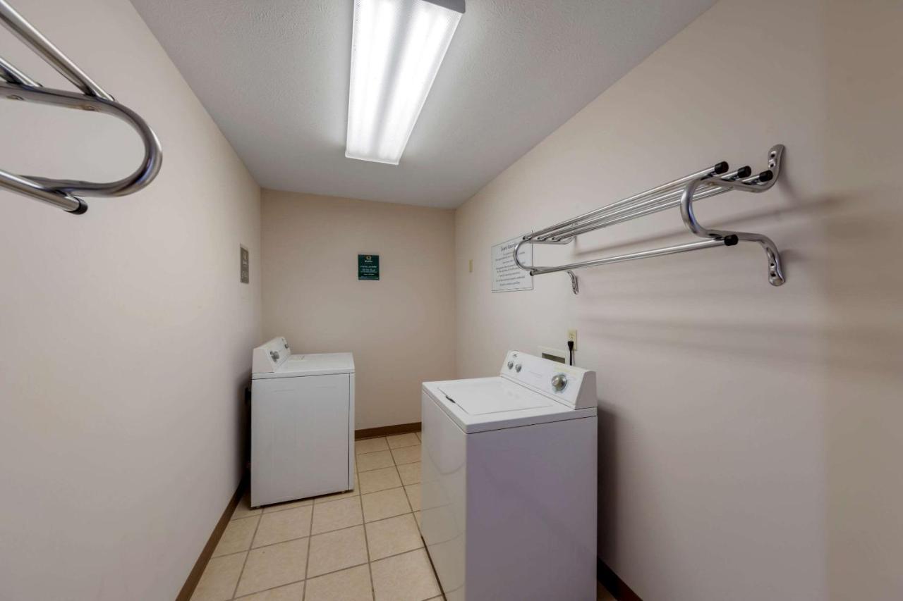 Quality Inn Hamilton Экстерьер фото