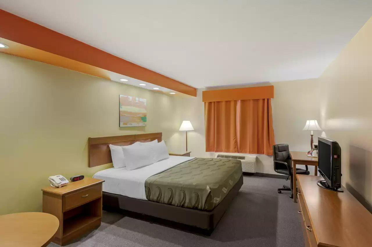 Quality Inn Hamilton Экстерьер фото